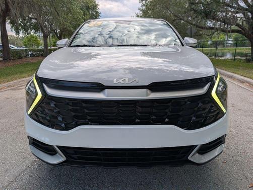 Glacial White Pearl 2023 Kia Sportage EX