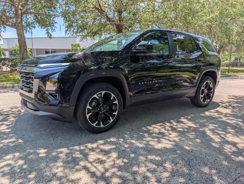 Mosaic Black Metallic 2026 Chevrolet Equinox 1LT
