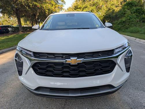Summit White 2026 Chevrolet Trax LT