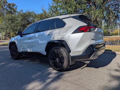 2024 Toyota RAV4 Hybrid SE