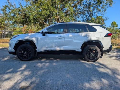 2024 Toyota RAV4 Hybrid SE