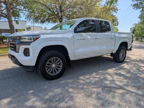 Summit White 2023 Chevrolet Colorado LT