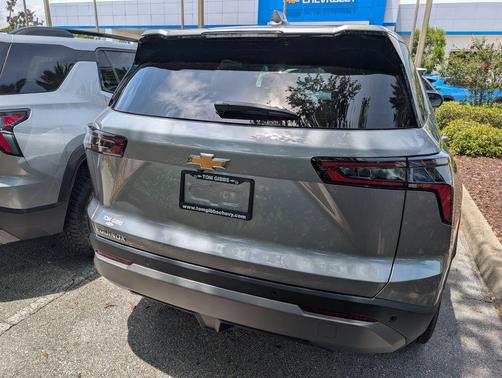 Sterling Gray Metallic 2026 Chevrolet Equinox 1LT