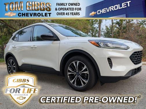 Star White Metallic Tri-Coat 2022 Ford Escape SE