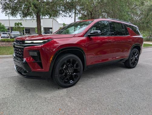 Radiant Red Tintcoat 2026 Chevrolet Traverse RS