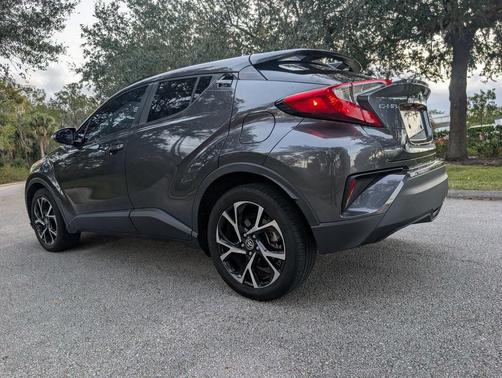 2021 Toyota C-HR XLE