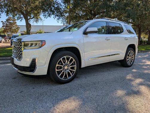 2023 GMC Acadia Denali