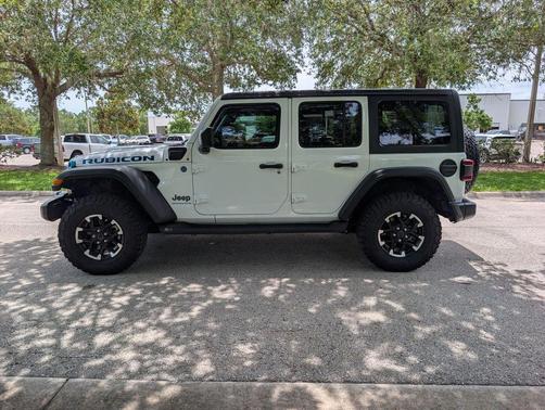 Bright White Clearcoat 2024 Jeep Wrangler 4xe Rubicon