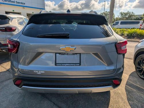 Sterling Gray Metallic 2026 Chevrolet Trax LT