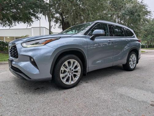 2022 Toyota Highlander Limited