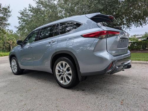 2022 Toyota Highlander Limited