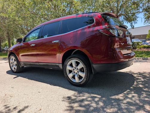 Siren Red Tintcoat 2017 Chevrolet Traverse 1LT