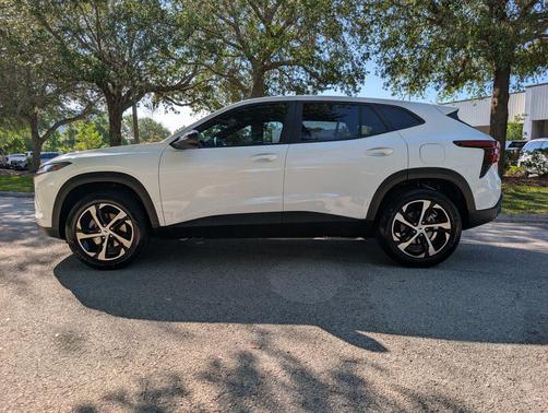 Summit White 2024 Chevrolet Trax 1RS