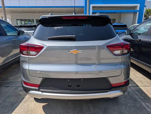Sterling Gray Metallic 2026 Chevrolet Trailblazer LT