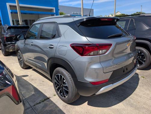 Sterling Gray Metallic 2026 Chevrolet Trailblazer LT
