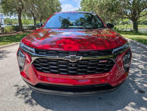 Apex Red 2026 Chevrolet Trax FWD 2RS