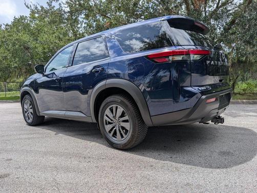 2022 Nissan Pathfinder S 2WD