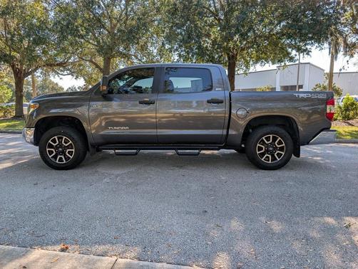2018 Toyota Tundra SR5