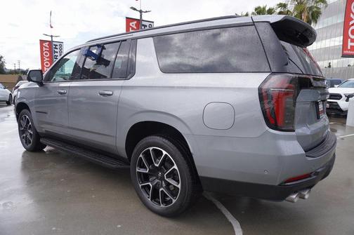 2025 Chevrolet Suburban RST