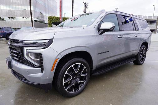 2025 Chevrolet Suburban RST