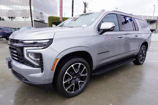 2025 Chevrolet Suburban RST