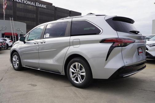 2025 Toyota Sienna Limited