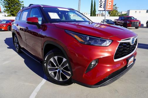 2022 Toyota Highlander Hybrid XLE