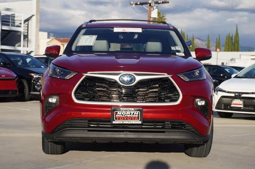 2022 Toyota Highlander Hybrid XLE