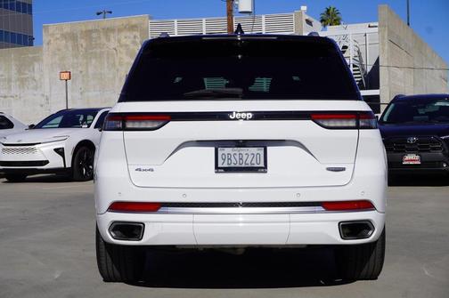 2022 Jeep Grand Cherokee Summit