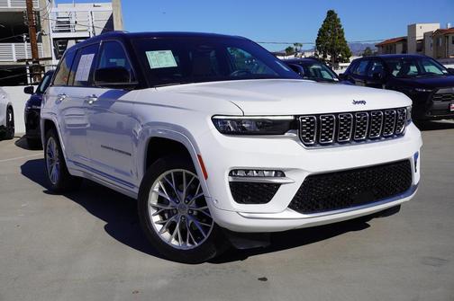 2022 Jeep Grand Cherokee Summit