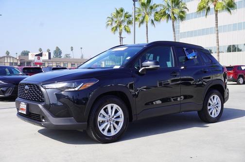 2025 Toyota Corolla Cross LE