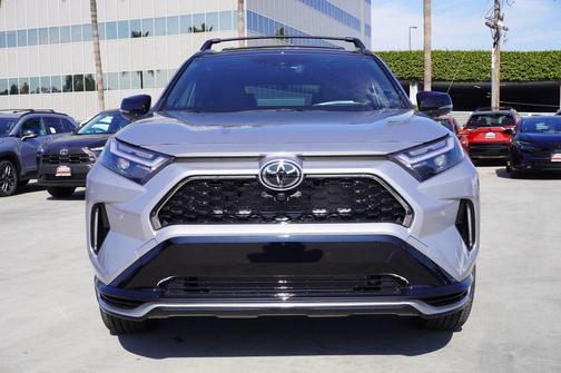 2025 Toyota RAV4 Hybrid SE