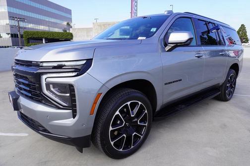 2025 Chevrolet Suburban RST