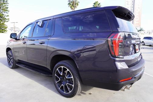 2025 Chevrolet Suburban RST