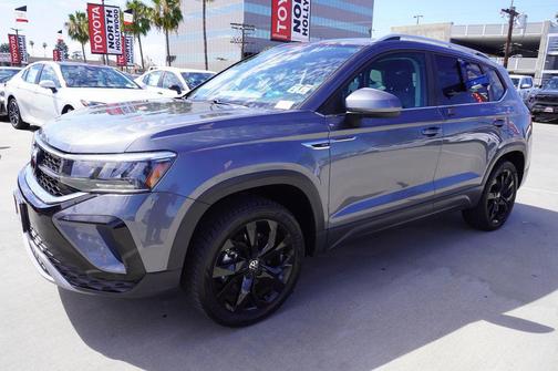 Platinum Gray Metallic 2023 Volkswagen Taos 1.5T SE