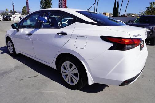 2025 Nissan Versa 1.6 S