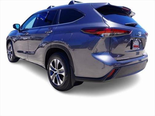 2024 Toyota Highlander Hybrid XLE