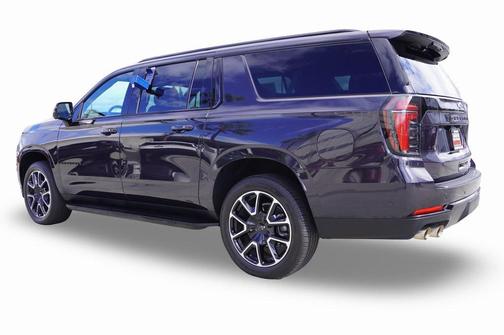 2025 Chevrolet Suburban RST