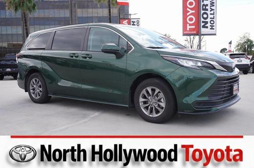 2023 Toyota Sienna LE