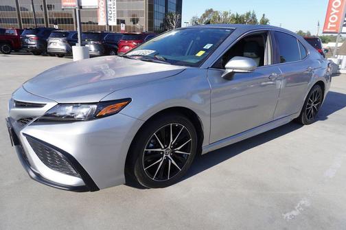 Celestial Silver Metallic 2024 Toyota Camry SE