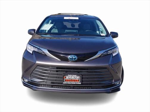2022 Toyota Sienna Limited 7-Passenger