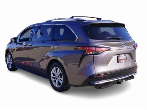 2022 Toyota Sienna Limited 7-Passenger