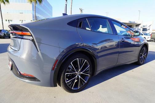 2025 Toyota Prius XLE