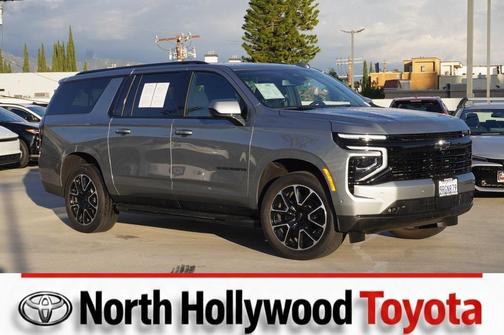 2025 Chevrolet Suburban RST