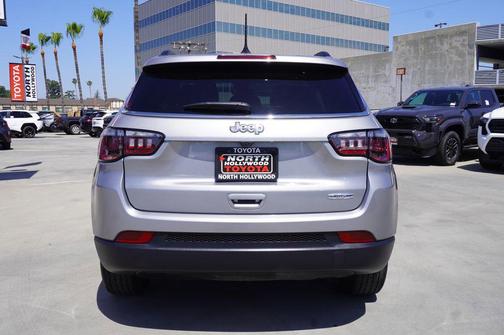 Billet Silver Metallic Clearcoat 2022 Jeep Compass Latitude