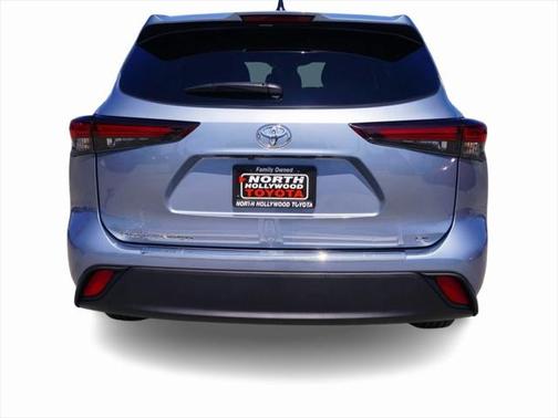 2024 Toyota Highlander LE I4