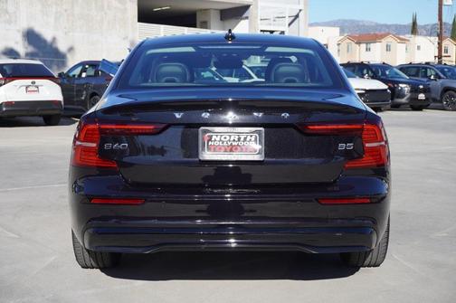 2024 Volvo S60 B5 Plus Dark Theme