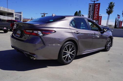 2022 Toyota Camry SE