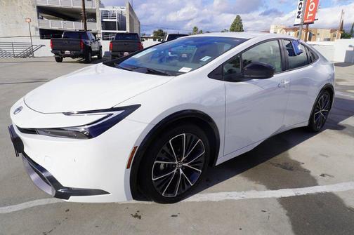 2025 Toyota Prius XLE