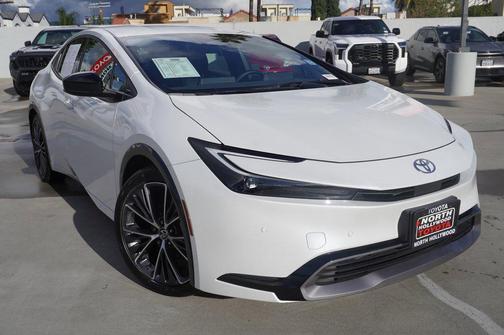 2025 Toyota Prius XLE